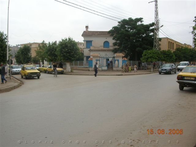 PERREGEAUX 06 2006 CENTRE MEDICO SCOLAIRE.jpg -           